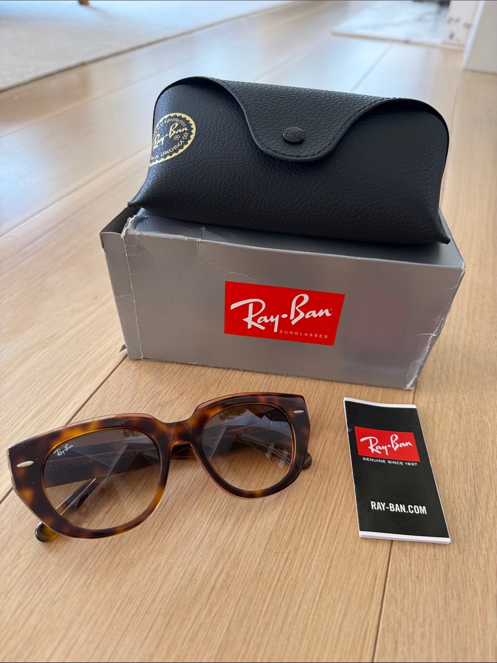 Ray-Ban Women’s Tortoiseshell Sunglasses with Black Case